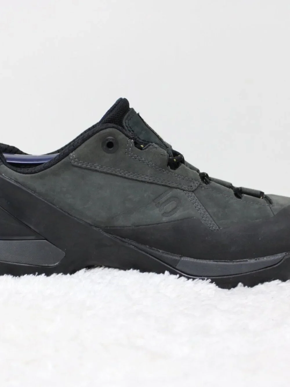 Five Ten Camp Four Hiking Shoes Mens 9 Gray Stealth Rubber Approach Lace Up
